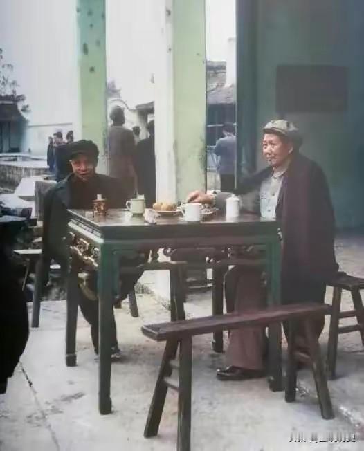 这张合影不知道是不是真的？我查了很多历史资料，都没查到这张合影，照片如果是真