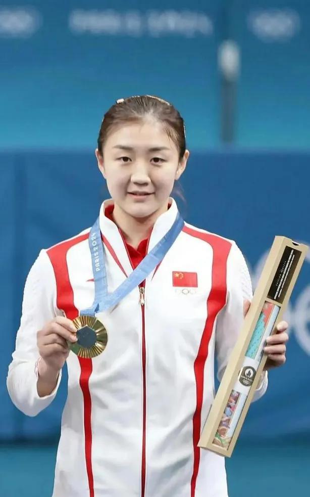 陈梦，1994年生于山东青岛，中国女子乒乓球运动员。5岁学球，2007年入选国家