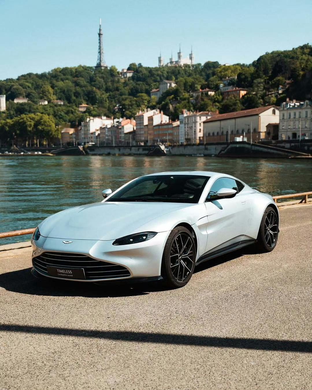 阿斯顿·马丁V8Vantage​​​