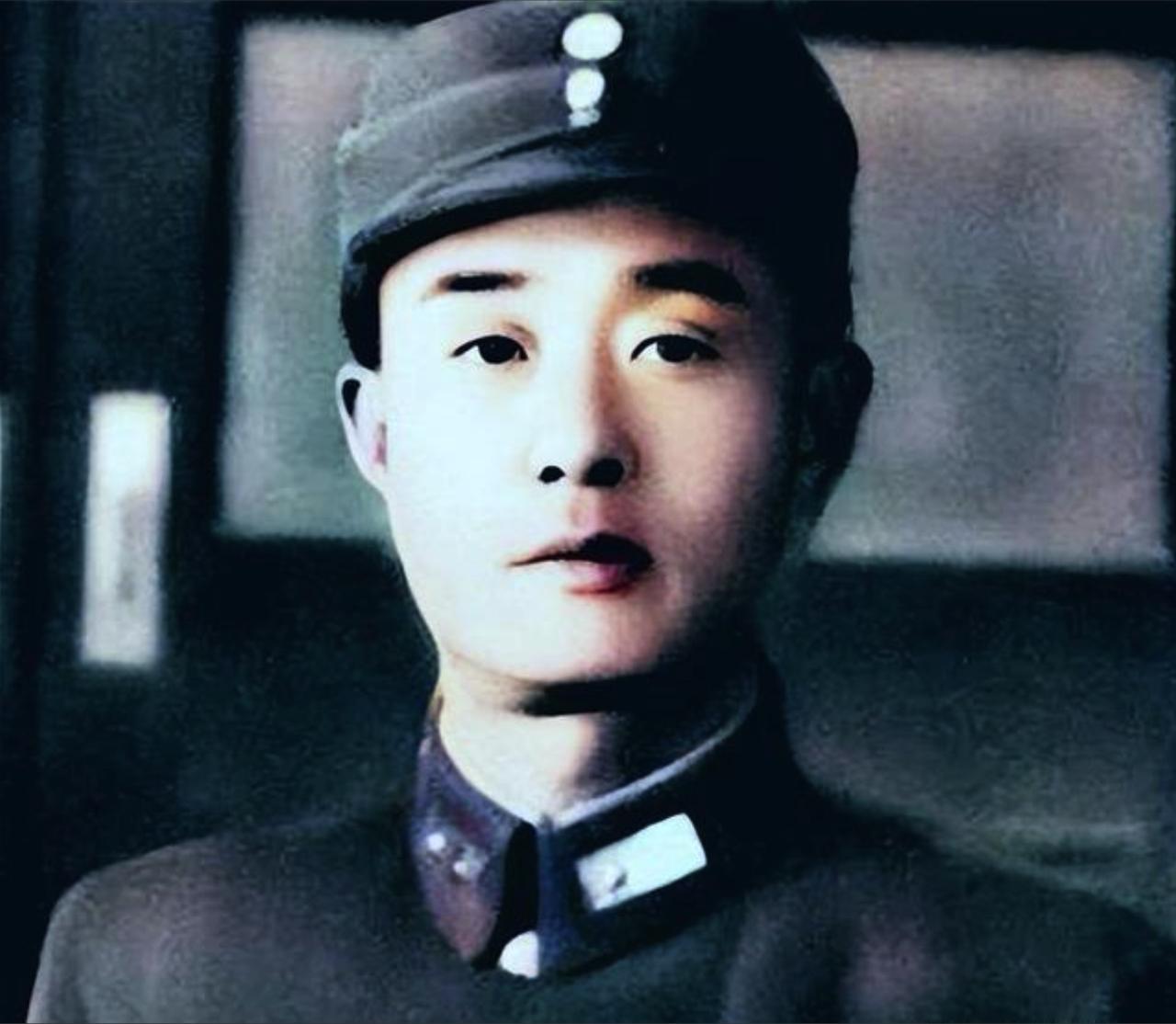湘西会战打响，百余名日军绑炸药包贴武冈城墙拉响导火索，上千日军随即猛攻。74军1
