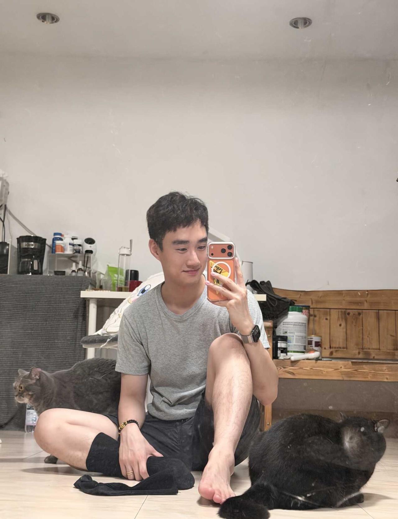 你有猫吗我有健身对镜自拍宝宝辅食反差
