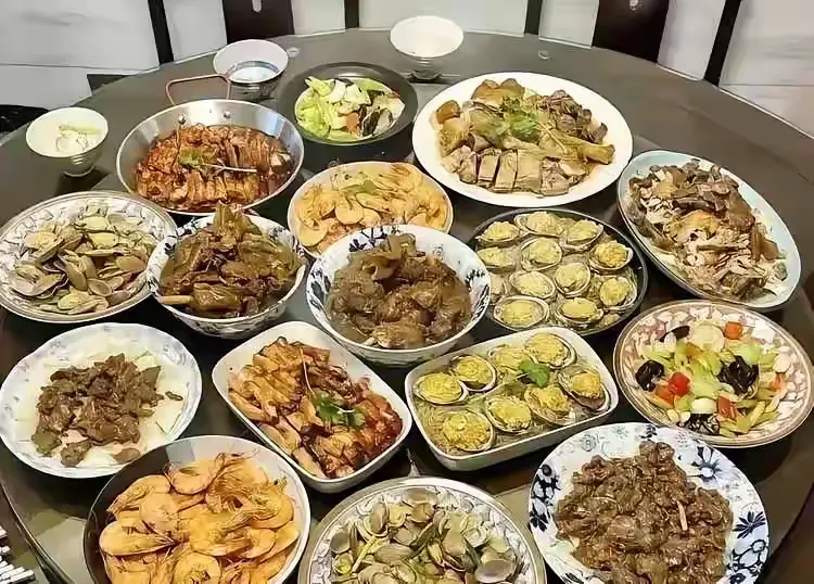 广东人请客吃饭，这些菜过得去吧？
