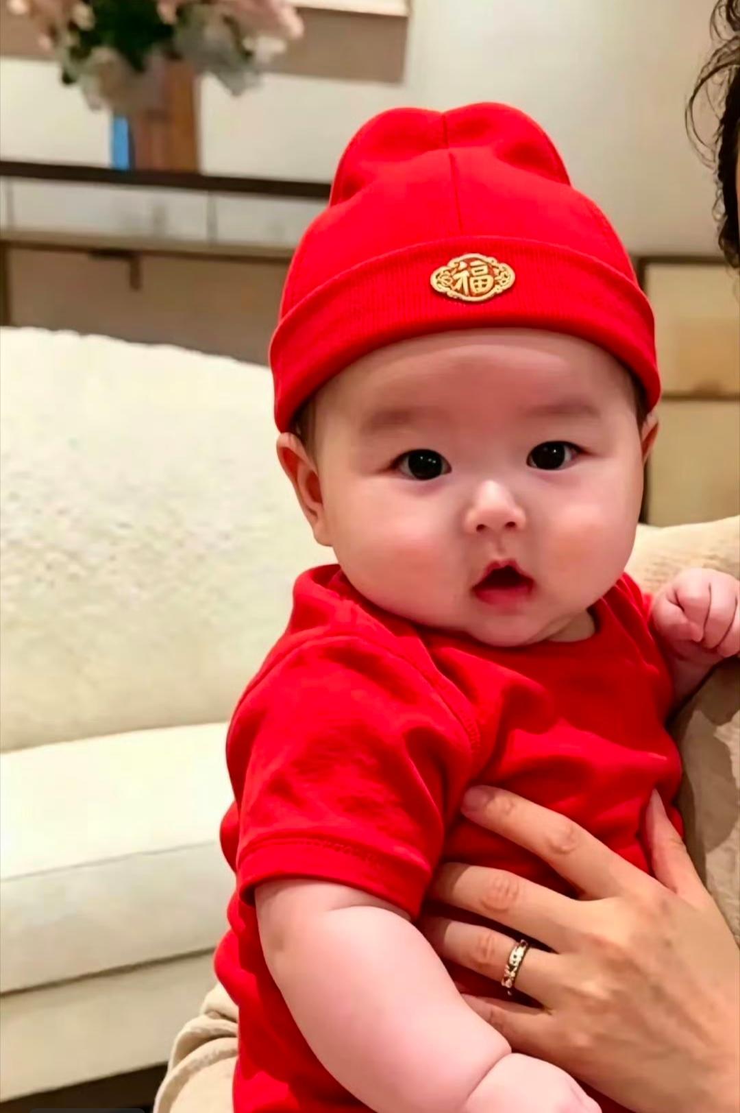 汪小菲家的三个孩子，都是各长各的完全没有共同点！如果说有共同点的话，那就只有他