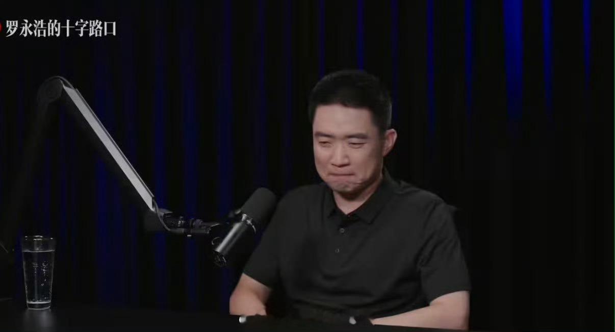 李想回应理想车主被黑能理解李想心情，花了三年研发的mega最后结果被人说那啥，