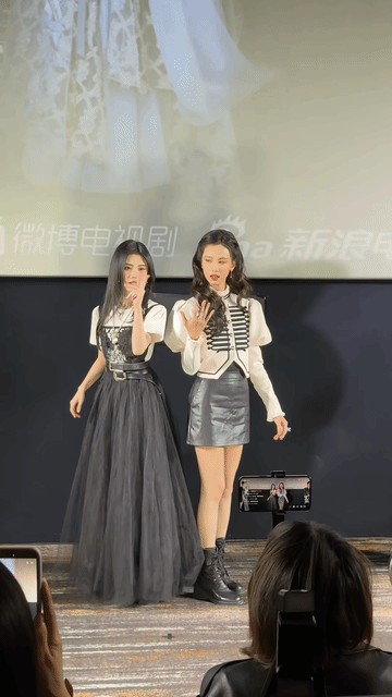 鞠婧祎再也不是那个一遇到大高个女明星就败下阵来的小鞠了，陈都灵也是人美心善，一直