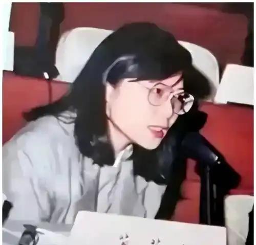 69岁仍未婚的蔡英文还有人要吗？翻翻她的情史，令人跌破眼镜。关于蔡英文的感情