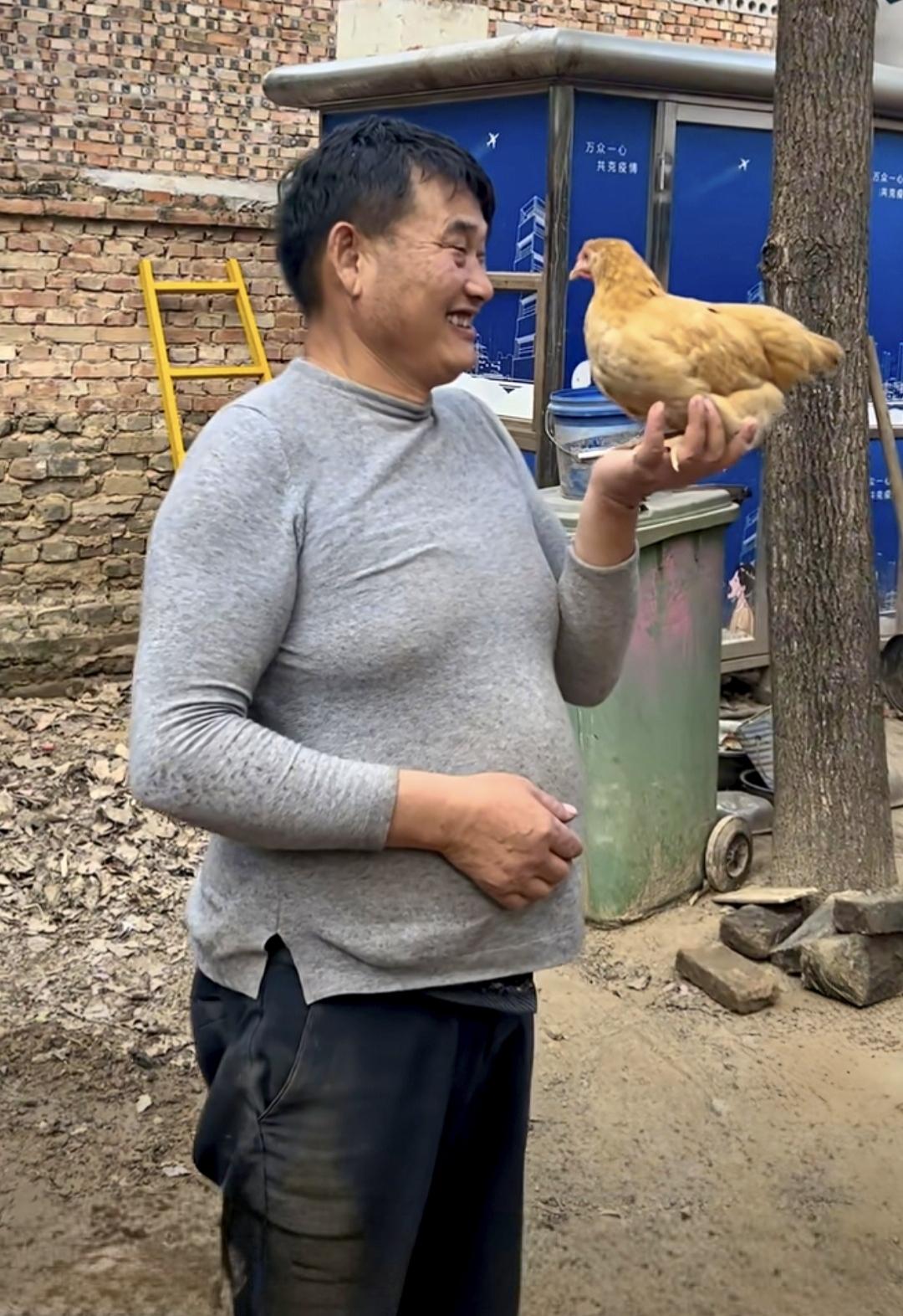 分享你今日的生活感悟人生如戏，全靠演技！人只有在家里才自在放松不用演！