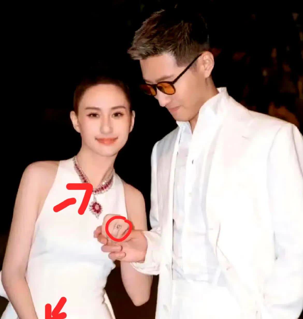 何超莲也火速回应！窦骁这波真·冤种天花板！砸3000万定制生日数字粉钻，转头被嘲