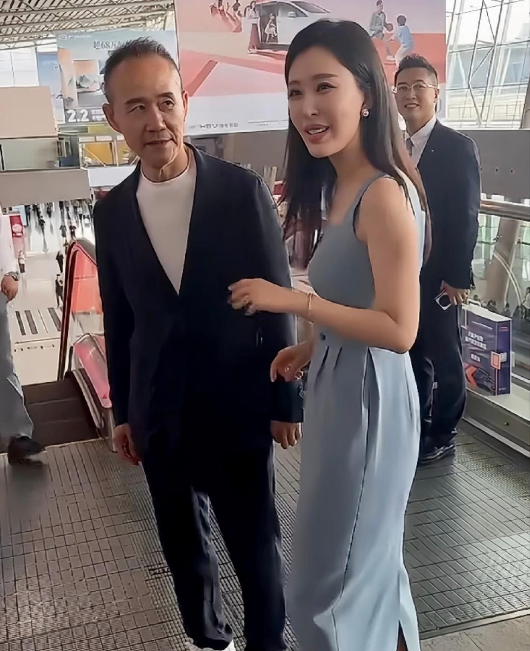 王石随口一句大实话，让田朴珺的“独立叙事”晃了三晃。聊到太太的事业版图，这位