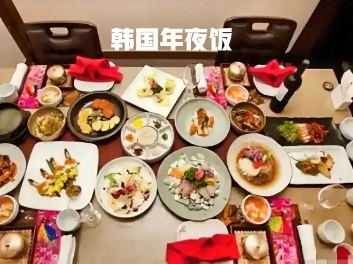 最近看韩国年夜饭刷屏，满桌摆半天，翻来翻去还是泡菜腌菜，还自称丰盛？这就是所谓的