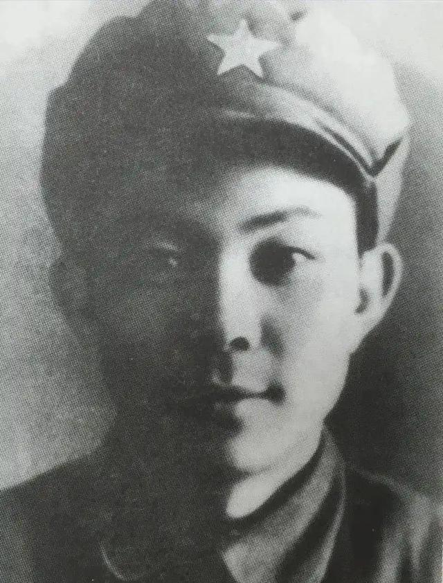1936年秋，松潘草地深处，一红军团长被五花大绑即将枪毙，贺龙只问了一句这