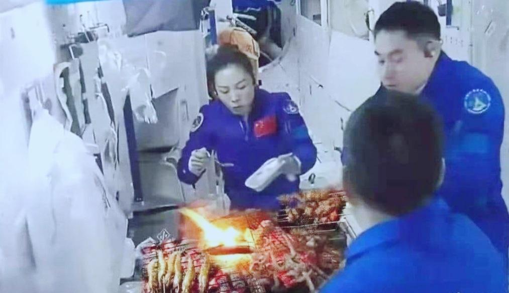 国际哗然！高科技空间站烤鸡翅，低科技空间站吃冻干食品！中国空间站首次实现“太