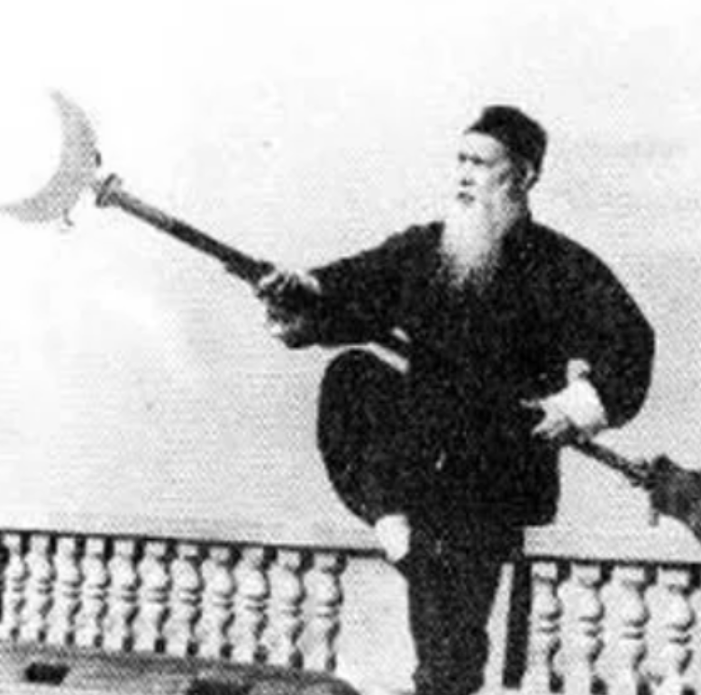 “谁能打到我一拳，我赏给他500大洋！”1921年，美国大力士沙利文来上海摆擂台