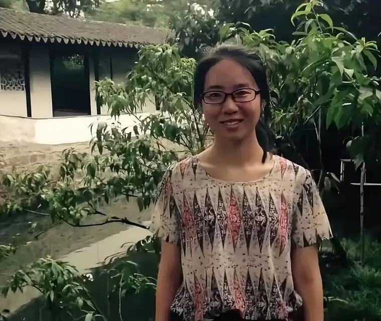 付教授与曾教授的关系早在几年前就被人关注到了！付教授要才华有才华，要帅气明