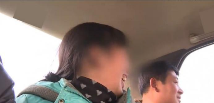 2011年，湖南男子胡长青外出见到一流浪女，看其可怜便将女子带回家收留，1年后两