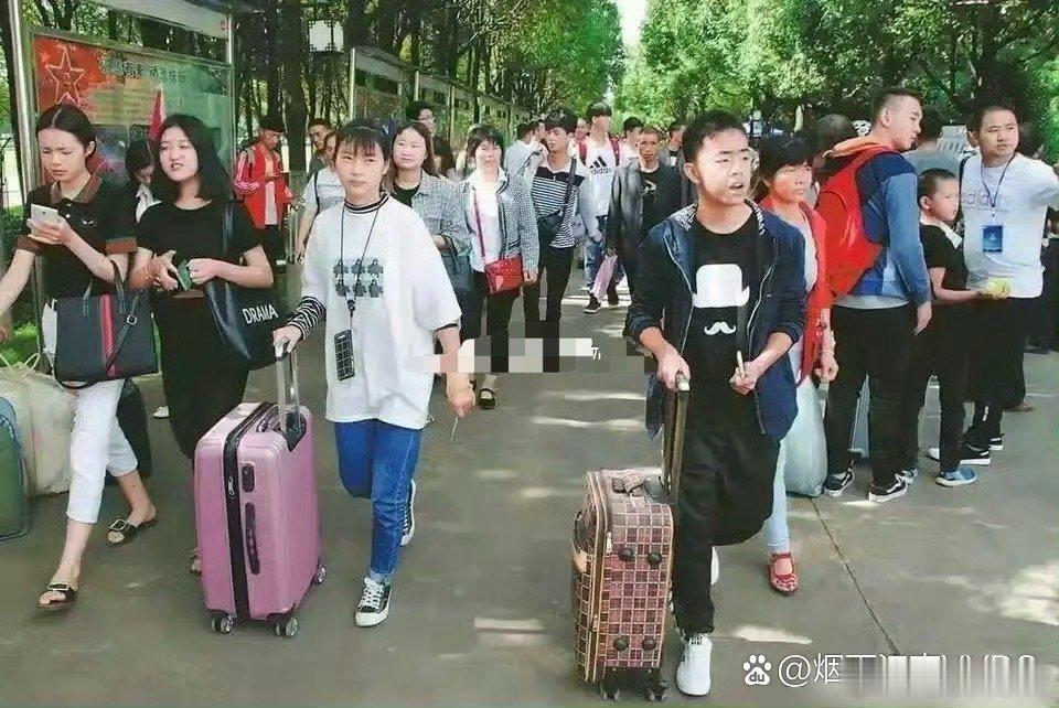 以前的大学生和现在的大学生
