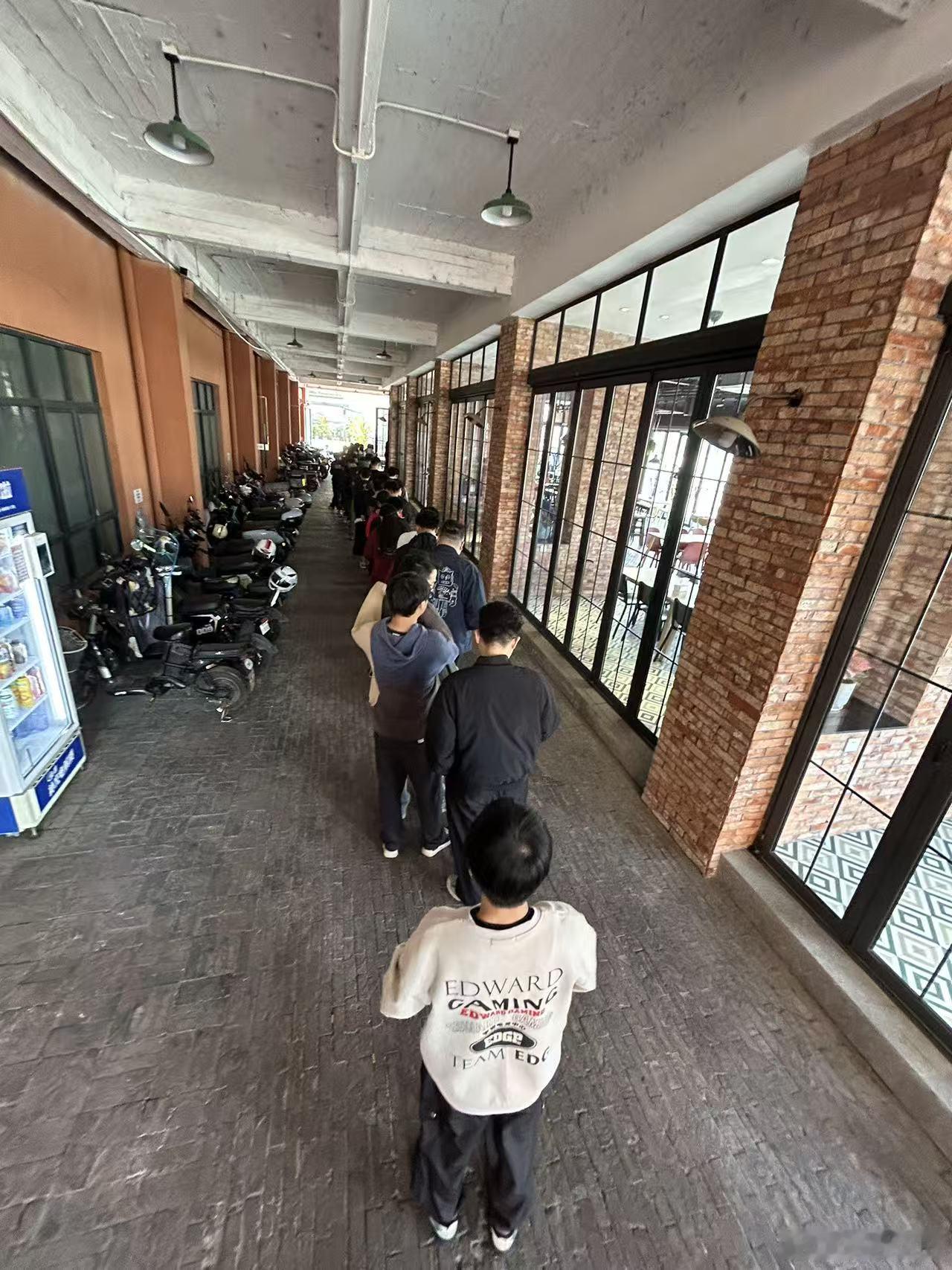 190同事的第一视觉，想养一只吗？