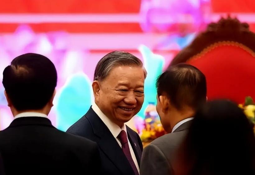 到越南那边传来的消息，后背一阵发凉。苏林这一把手当的，真是把“权谋”二字玩到