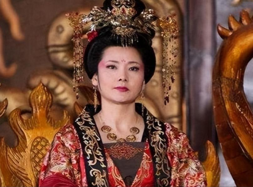 公元528年，胡太后把1杯毒酒，端到19岁的儿子面前，冷冷地说:“陛下，把它喝下