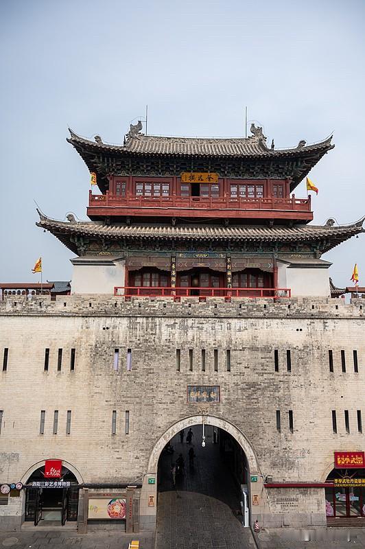 说实在的，洛阳这几年冲刺二线城市的步伐，走得比不少人预想的要稳得多。早前河南除