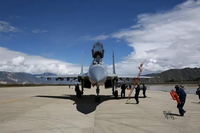 9架空警500一字列阵！解放军轻轻发力，对印就是碾压级代差优势炸裂画面刷屏