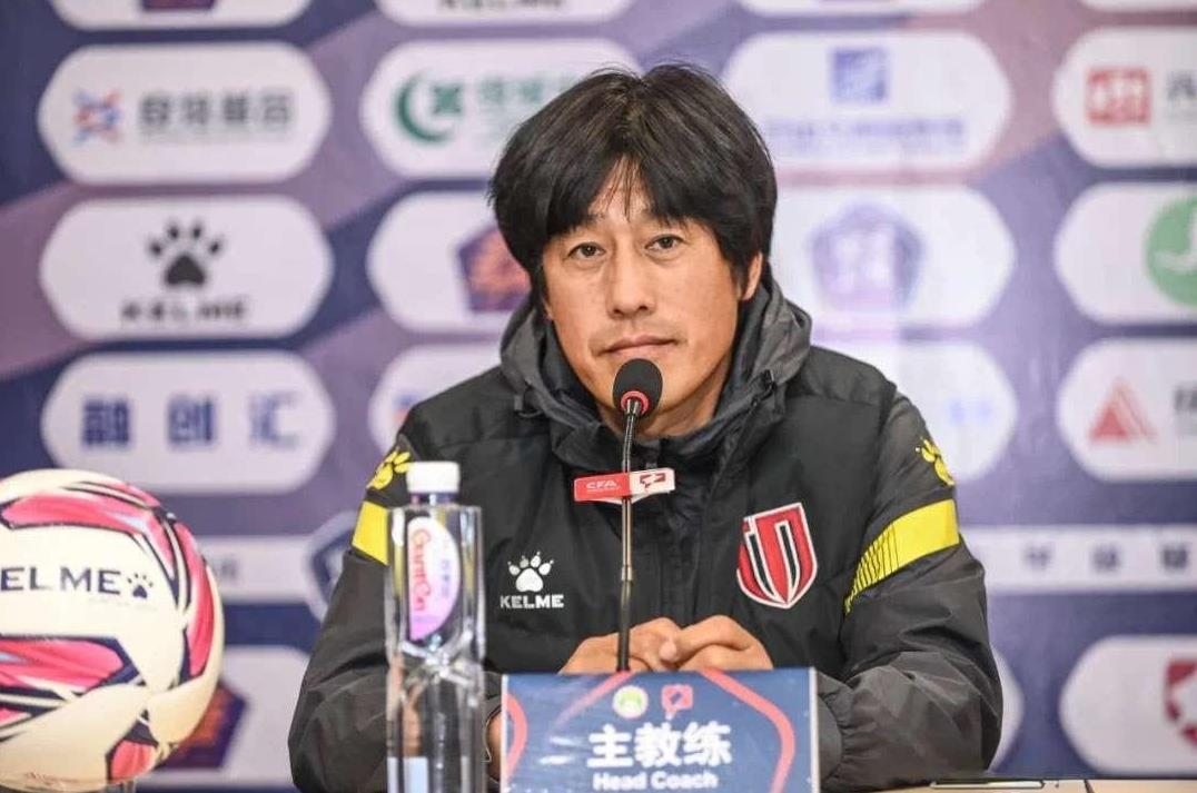 真是人傻钱多，成都蓉城已经离任的功勋主教练徐正源的年薪曝光，税前年薪280万美元