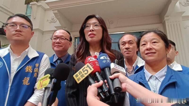 爱插手党内事务喜欢当老大，CK杨非国民党党员却没人敢得罪，郑丽文变成“阿斗”！