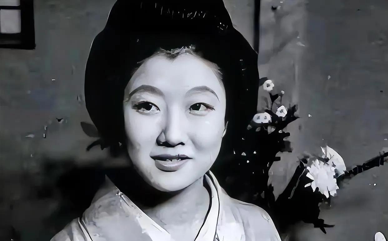 1944年，一位连长因不忍杀害日本女俘虏，最后决定娶她为妻子。谁知，33年后，得
