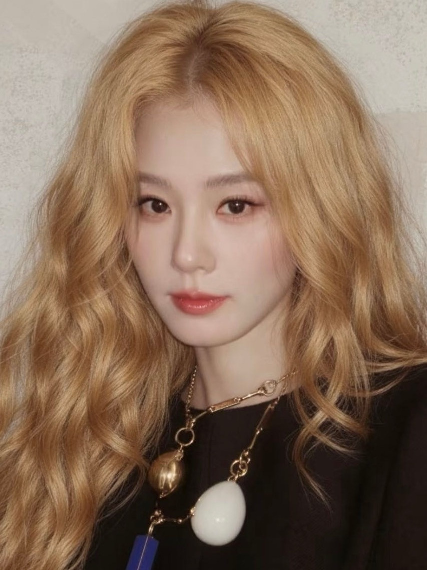 网友：女团门面刘诗诗