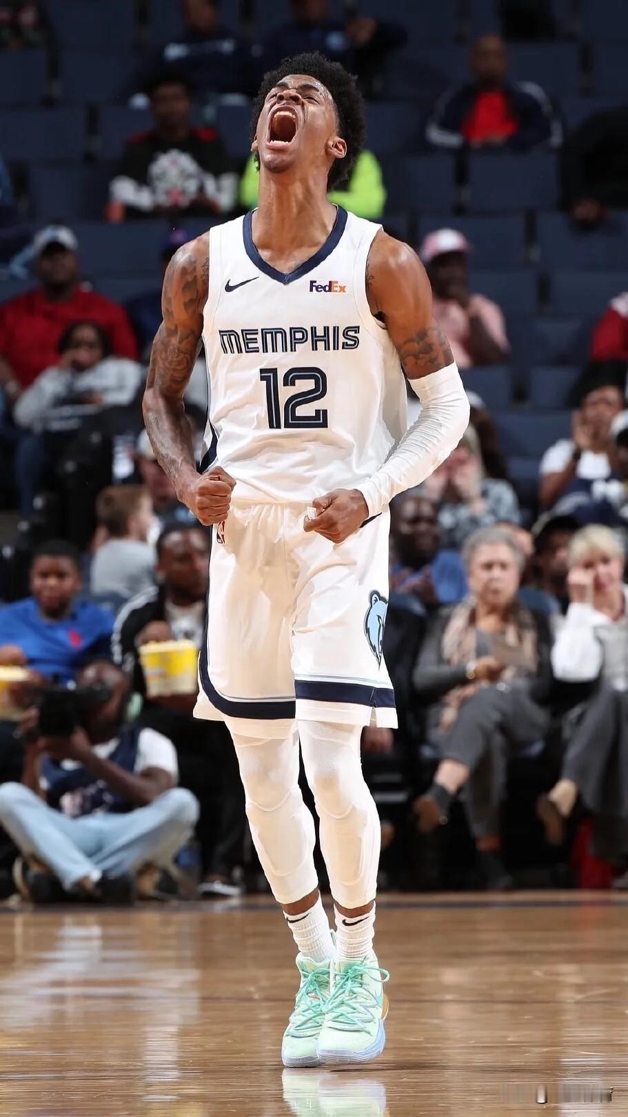 火箭记者:杜兰特私下和朋友说希望和莫兰特一起打球据火箭随队记者Lachard