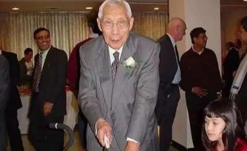 1950年春，北京农业大学顶级专家李景均在家里搁下一张“看病请假暂停发薪”的字条