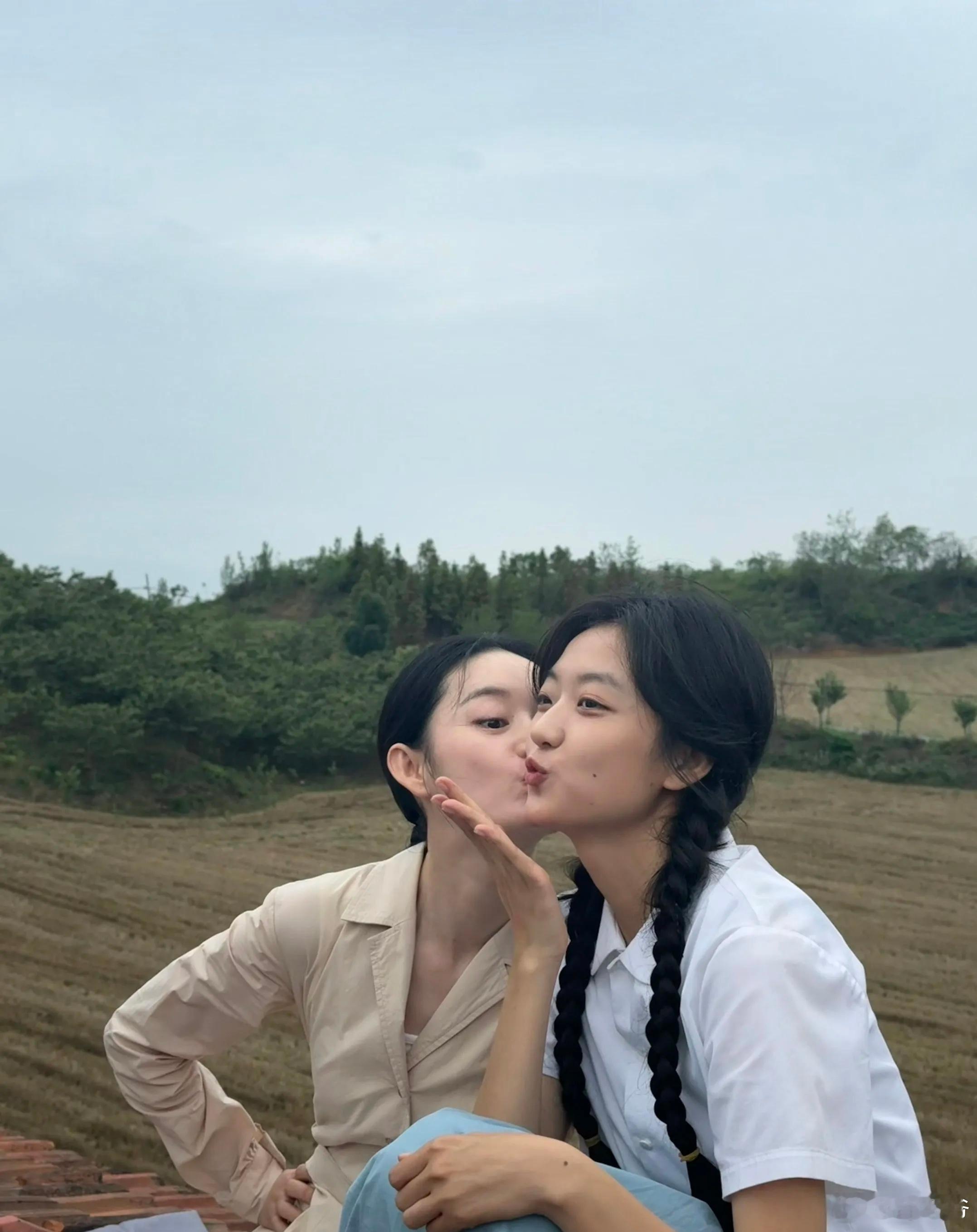 郭晓婷亲孙千戏里是彼此支撑的女性知己，戏外是真心相待的好朋友，郭晓婷亲孙千这一