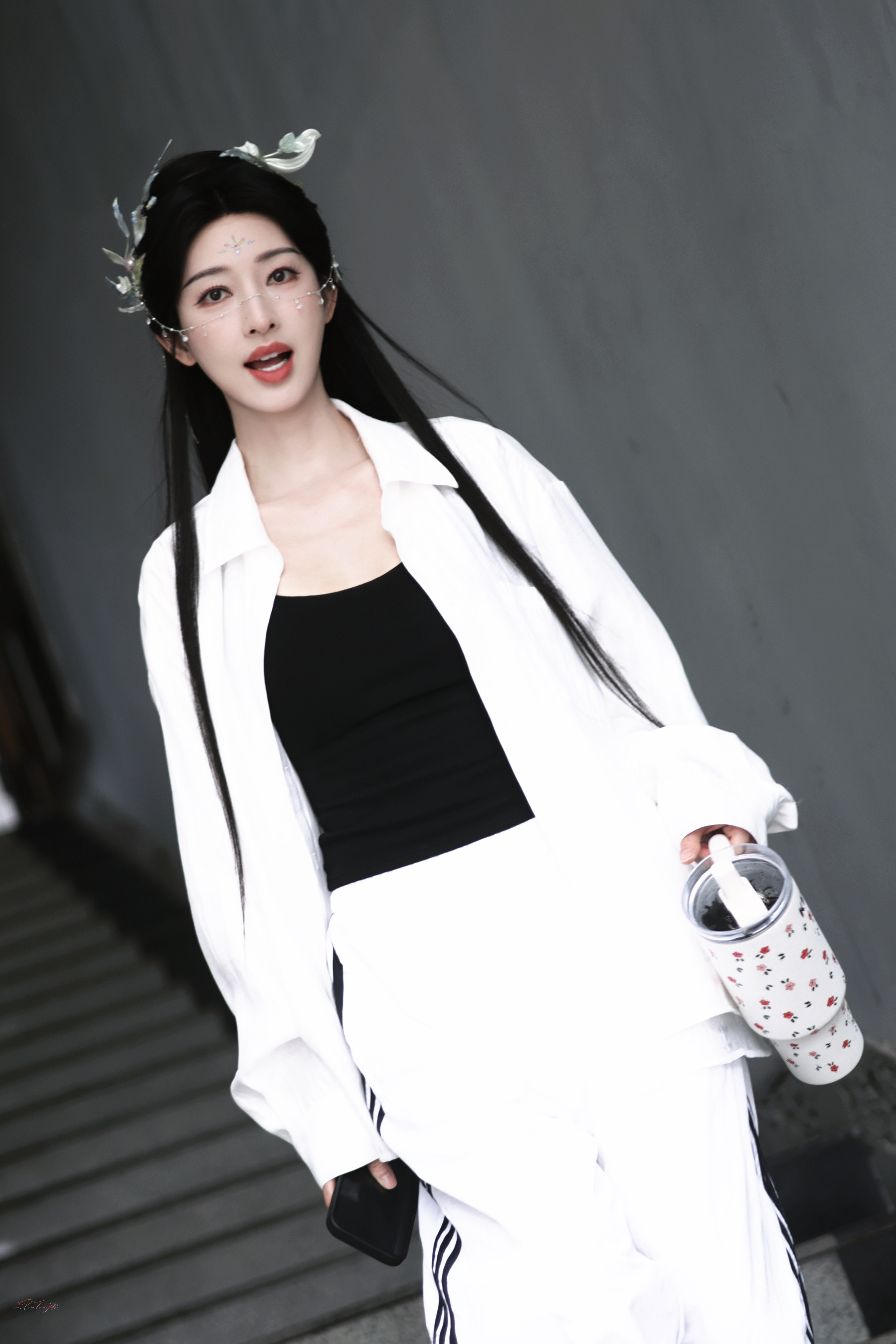张俪𝟮𝟬𝟮𝟲𝟬𝟴𝟬𝟯张俪错世录出妆姐姐完美女人🥰