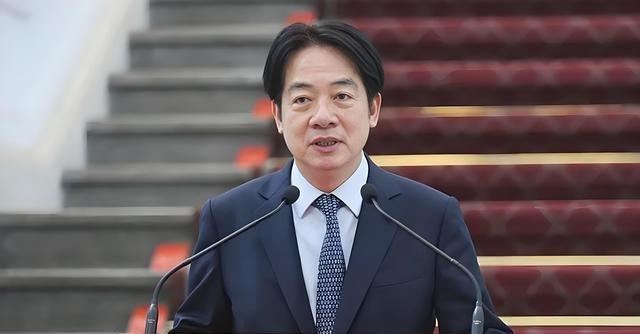 半步都不退！美国开始意识到局势已十分严峻！日前台湾附近突然出现了挂着实弹的军机，