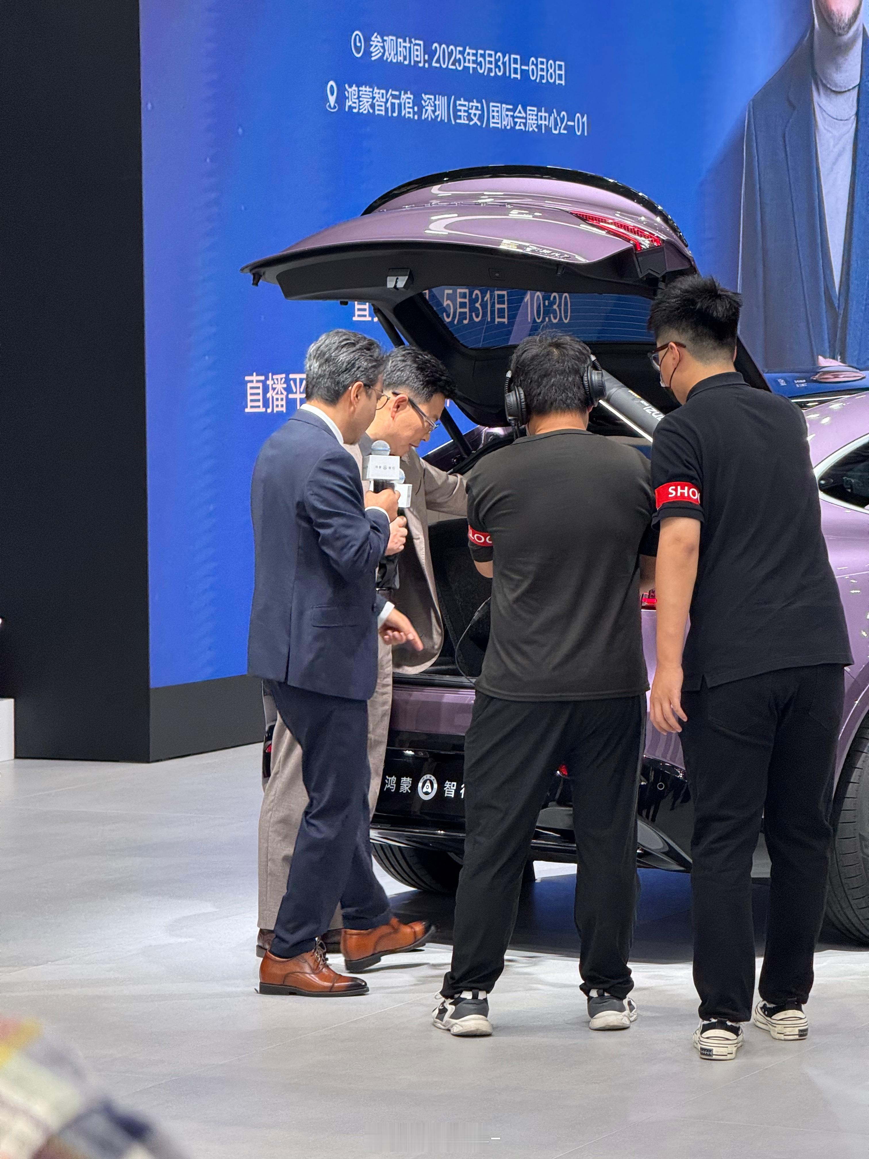 余承东称尊界带汽车链高端化继昨天尊界S800上市发布后，今天的粤港澳大湾区车展