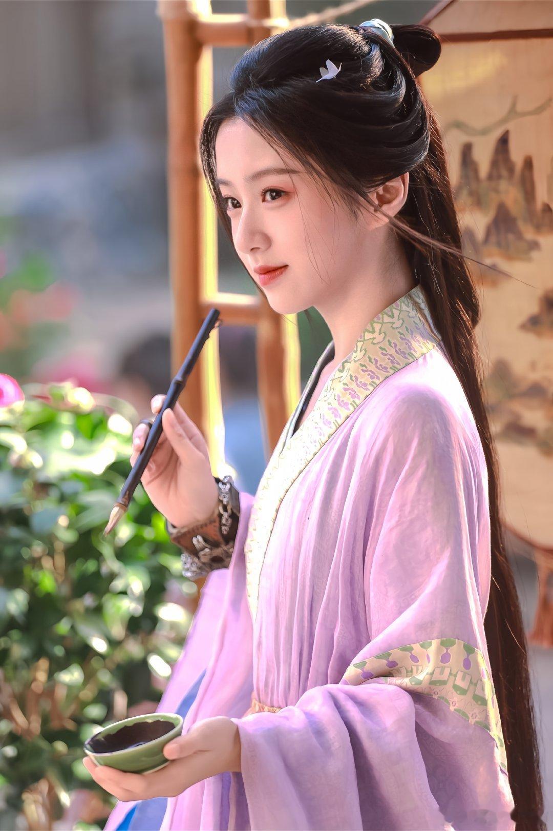 这个包上恩看着挺机灵，结果怼人的杀伤力是0哎感觉有点幼稚