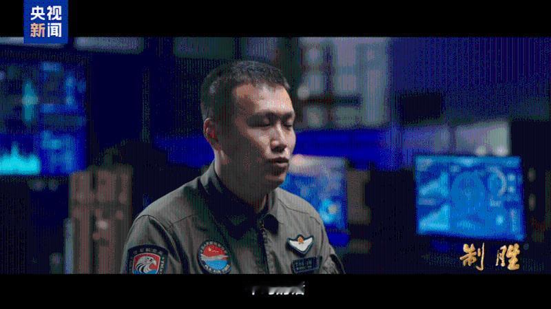 美国空军张牙舞爪的年代一去不复返了，央视罕见披露中美空军黄海夜间大机群对抗。