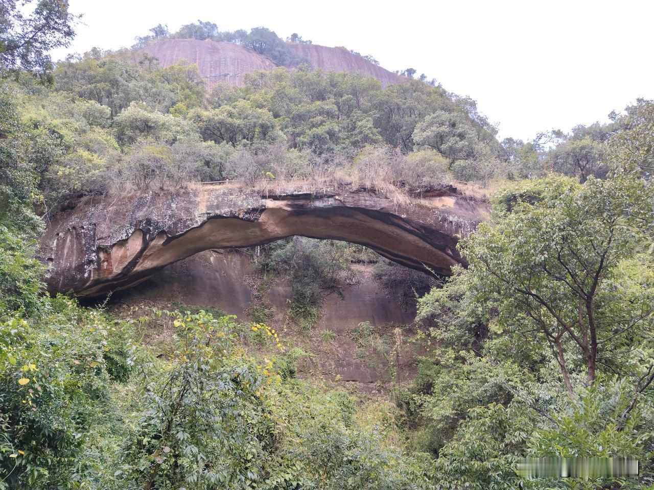 元旦过后，我去丹霞山游玩了一番，这趟旅程实在太值了！早上7:30便登上了山，首先