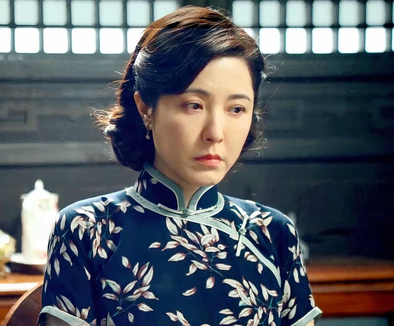 追剧《沉默的荣耀》大美女曾黎饰演的吴石将军夫人王碧奎，怎么那么冷漠、木讷、不