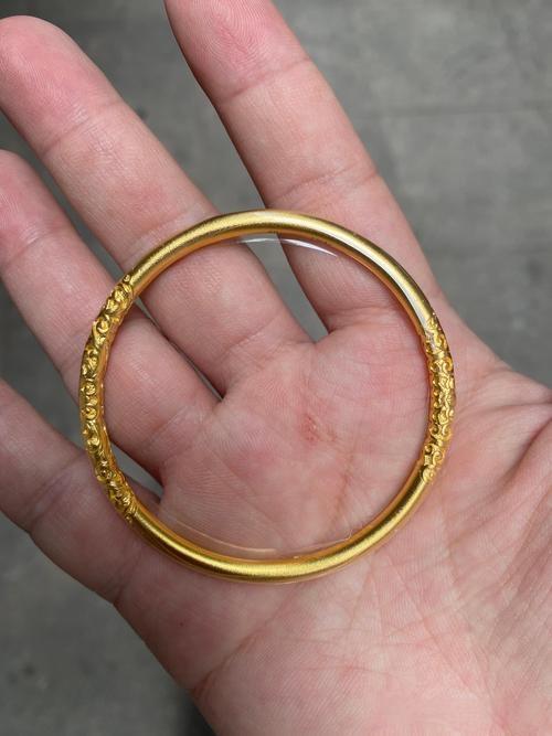 一觉醒来，手里有金子的人，怕是睡梦中都能笑出声。不是夸张。金价这波涨得实在太