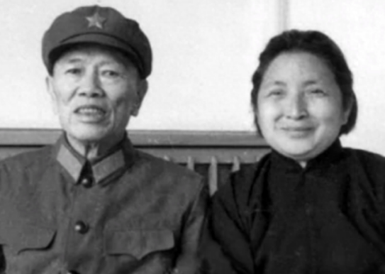 80年邓华病逝前，为何特意叮嘱家人：你们要替我谢谢小平同志1960年，邓华将