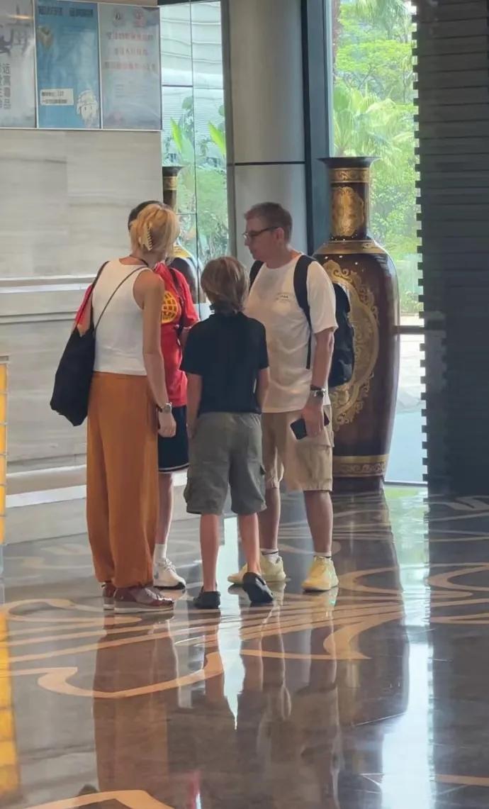 广东宏远新任主教练外教是非常认真负责的，他要比杜锋有更多的时间专注于篮球工作，他