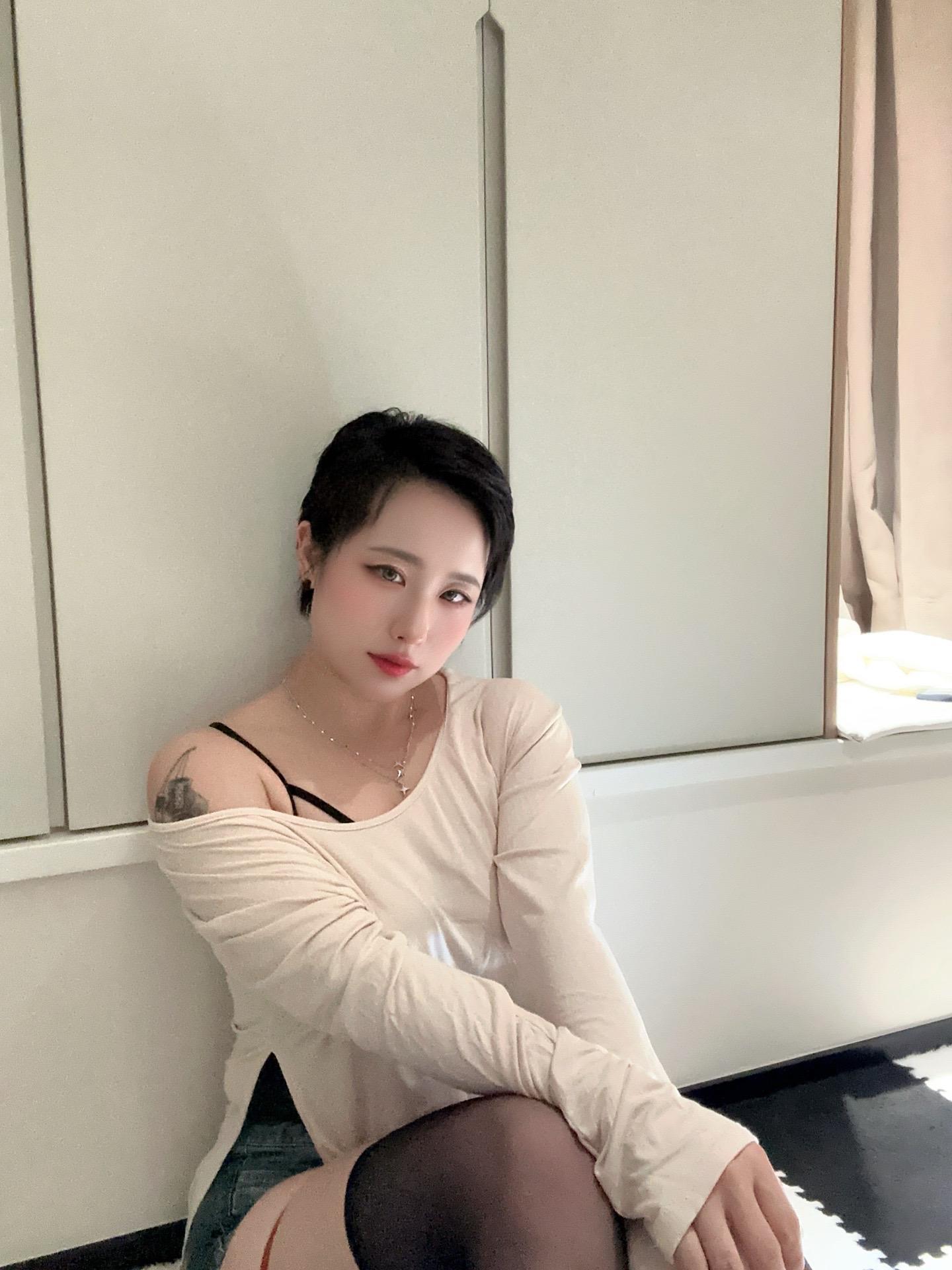 短发 微胖
