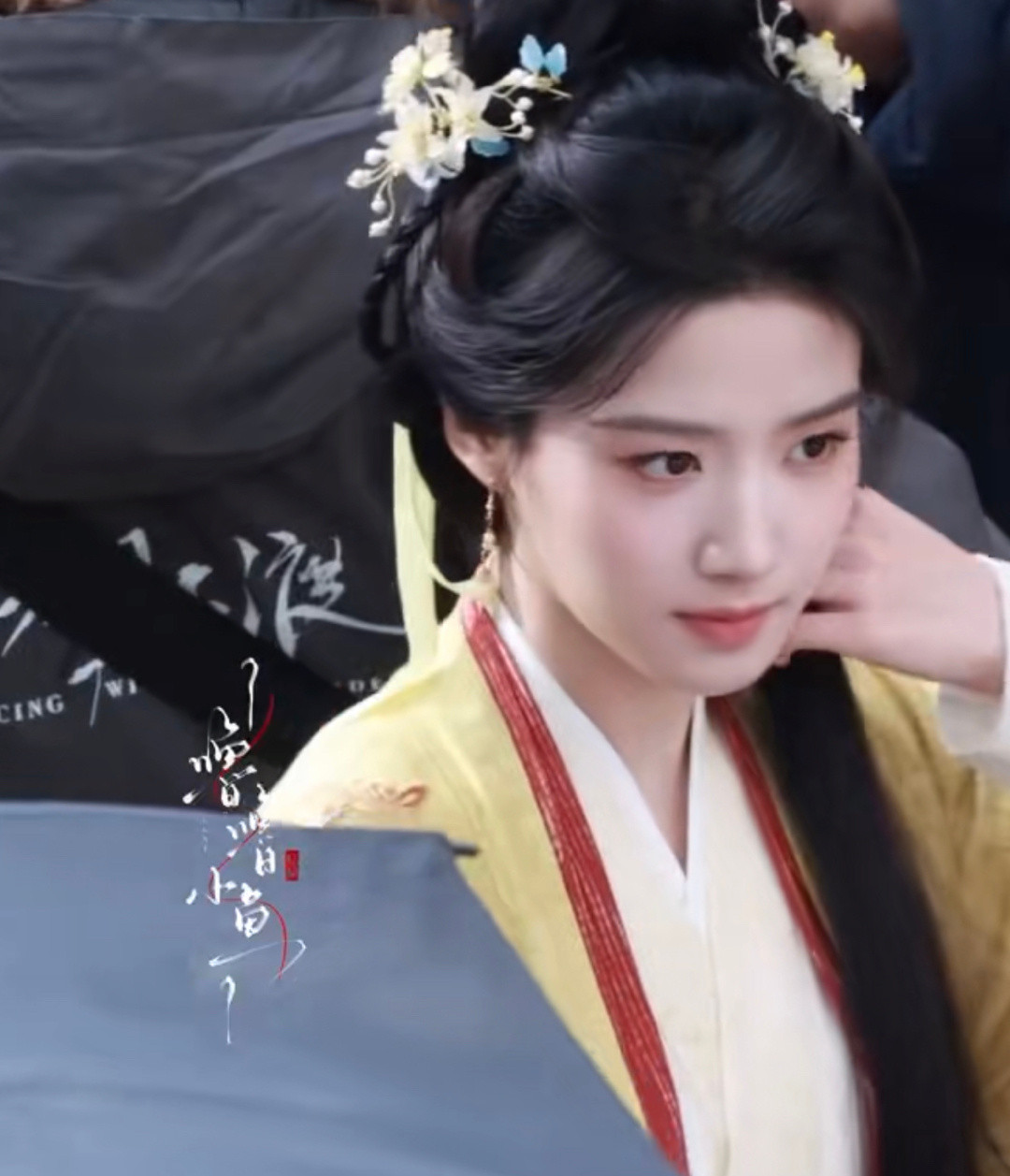 卢昱晓《何不同舟渡》南衣新皮肤路透，造型温婉动人，眼神凌厉！！又美又飒！