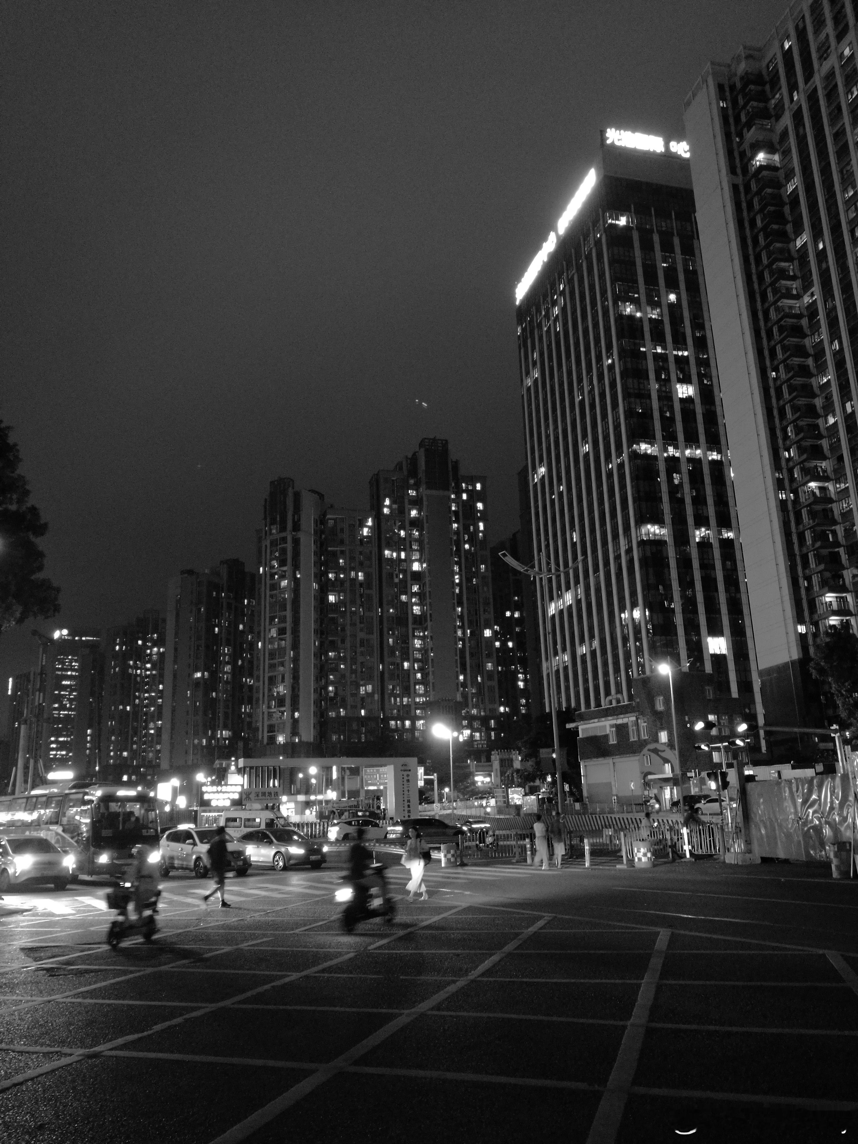 明天降温可以穿长裤了夜色​​​
