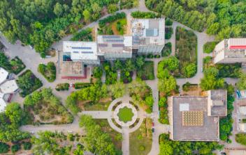 多少分能考上济南大学？一次给你说明白我先说结论：2026年想在山东上济南大学，