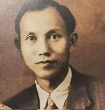 党组织给了他1000美元，让他做生意，做什么不管，但组织什么时候需要钱都得给。他