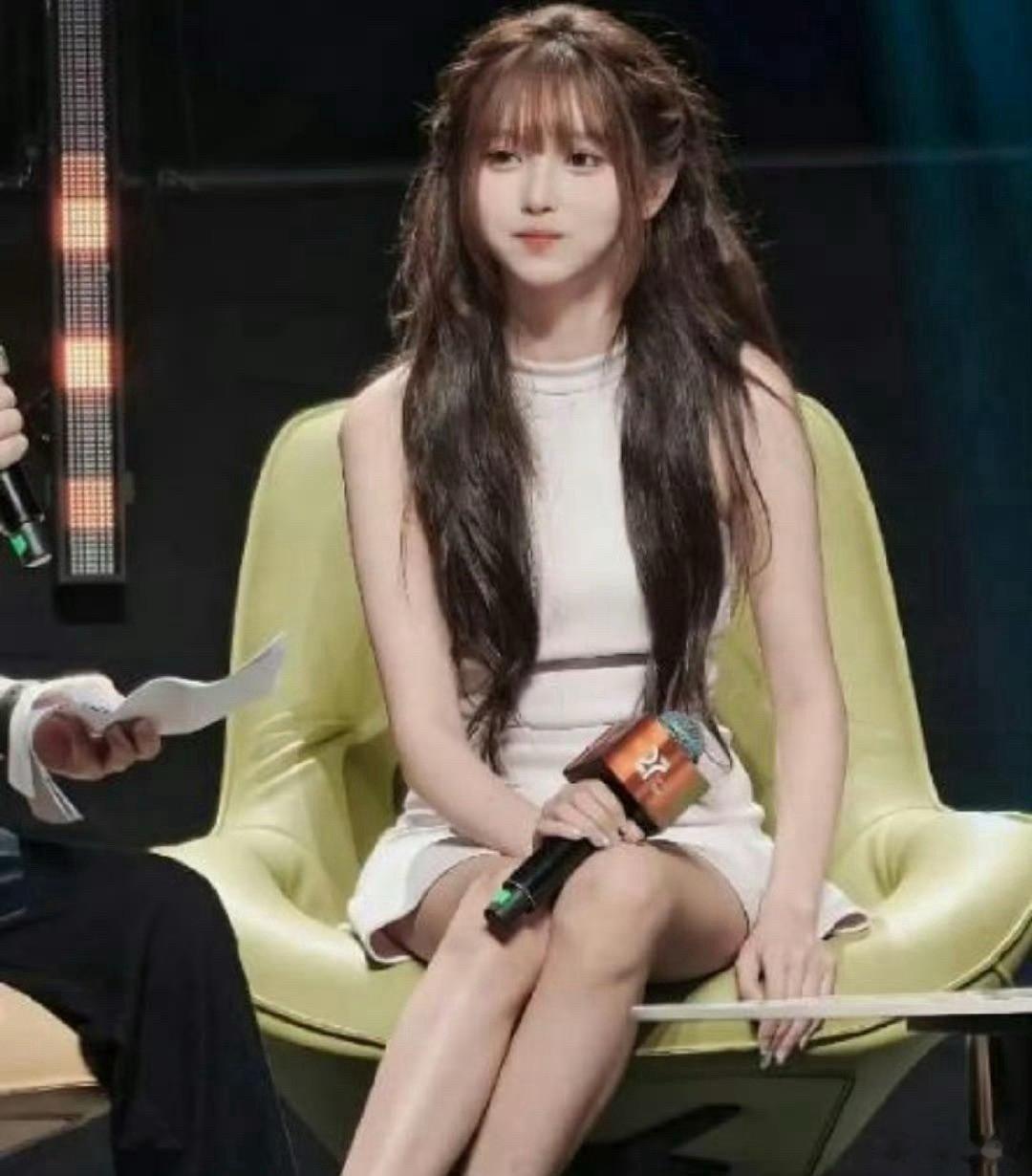 这应该就是传说中斩男又斩女的长相吧
