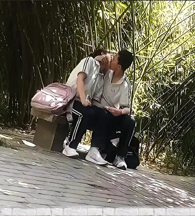 这是谁家的孩子啊？恐怕不是“早熟”那么简单！根本是家长没拿捏好管教的度，要