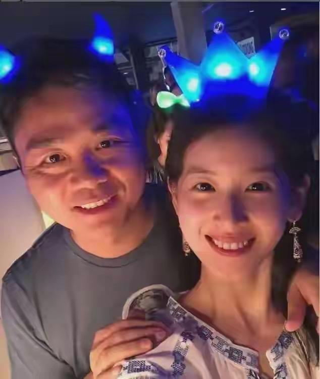刘强东和章泽天是真爱么？刘强东其实一点都不傻，他的每个女人都非常具有利用价值